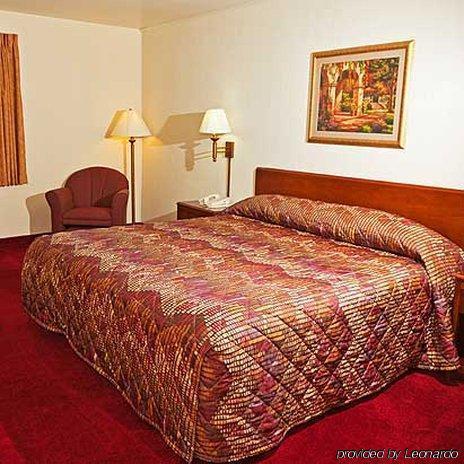 Family Budget Inn Bethany Стая снимка